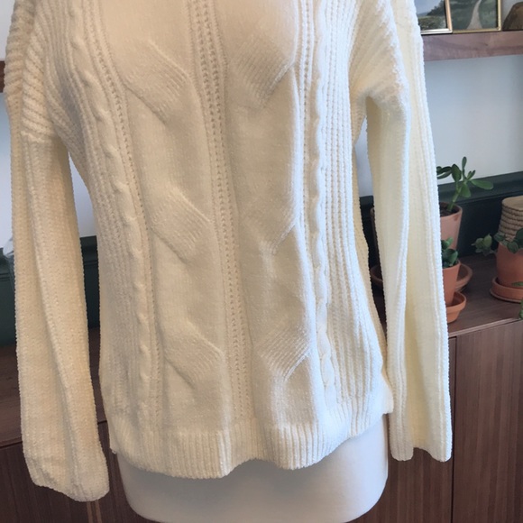 White Ski Knit Sweater- NWOT - Picture 3 of 7
